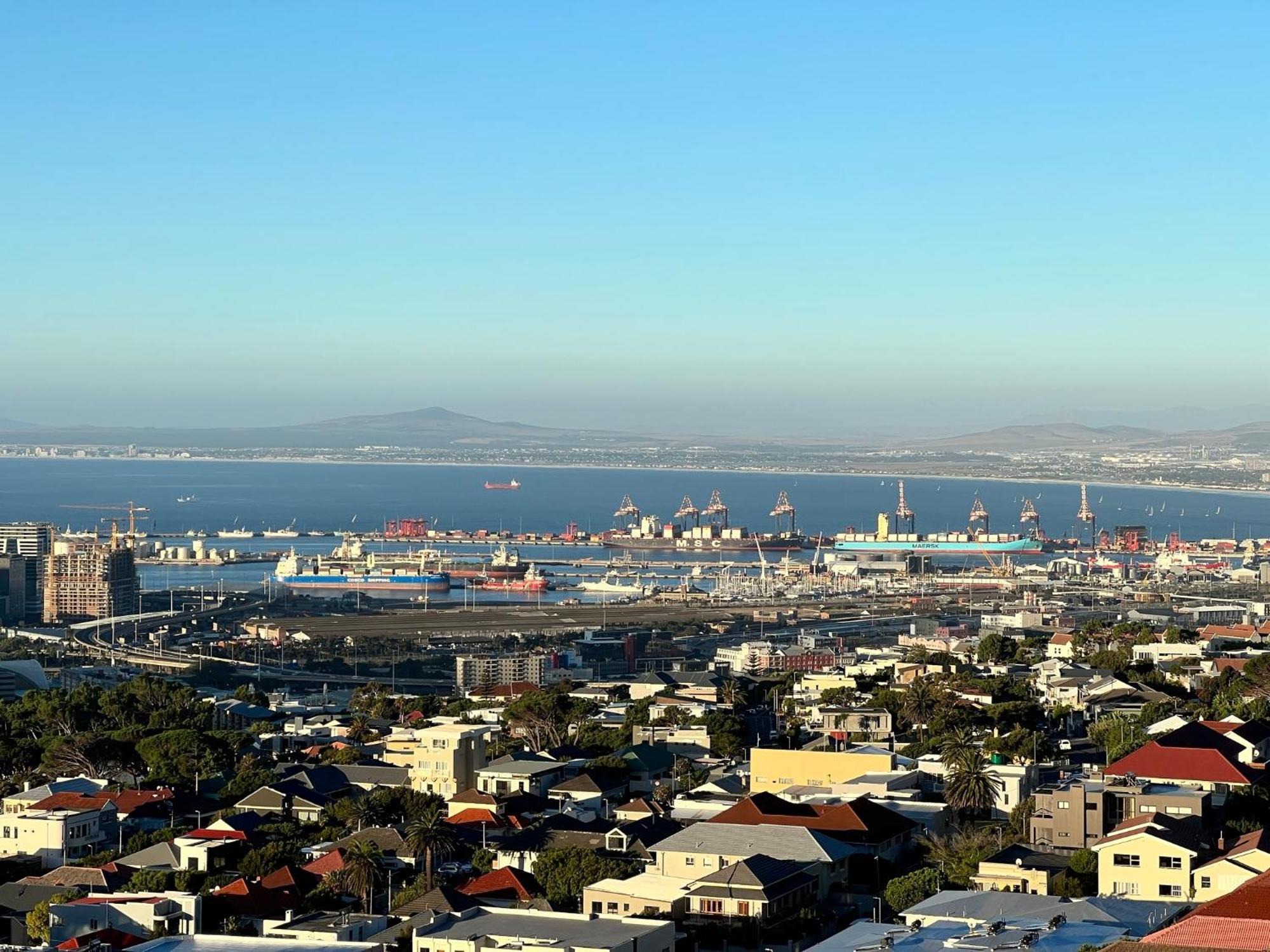 Breathtaking Views, Brand New Renovated Apartment Cidade Do Cabo Exterior foto